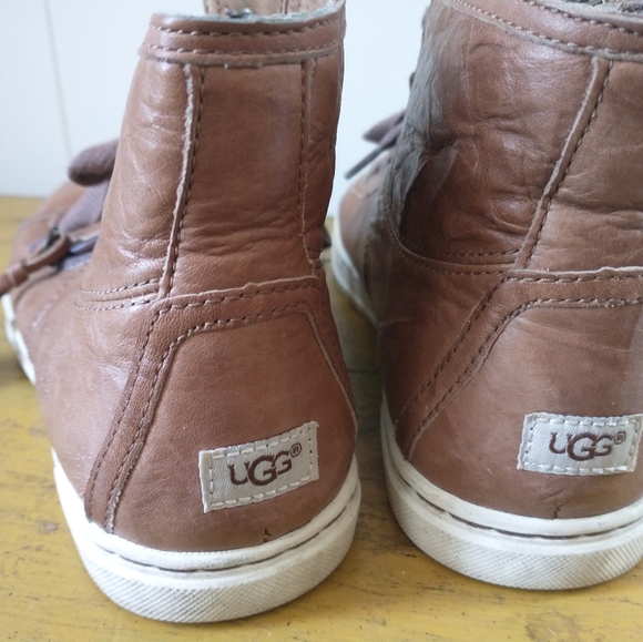 Brown leather Uggs. Size 5. - Picture 2 of 4